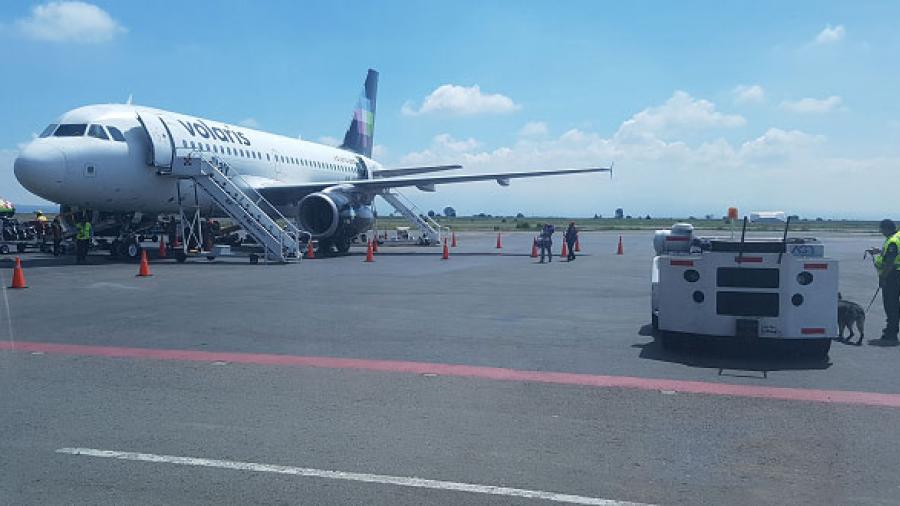 Suspenden vuelos en Puebla por caída de ceniza del Popocatépetl