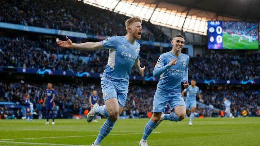 En feria de goles, Manchester City se va con ventaja del Etihad