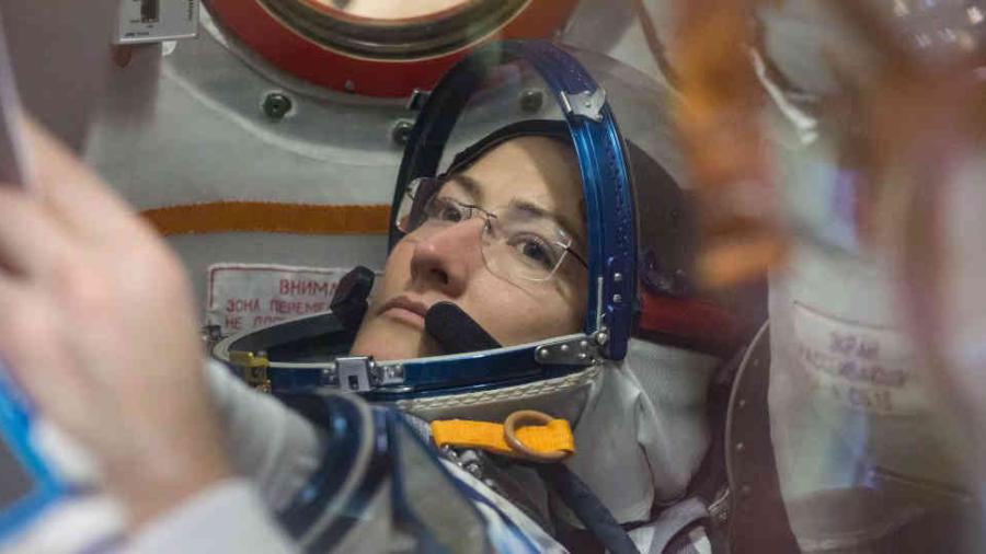 Mujer astronauta hará historia, ¡pasará 11 meses en el espacio!