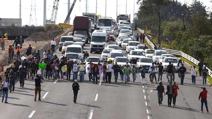 En cuatro estados se reportan 17 bloqueos por "gasolinazo"