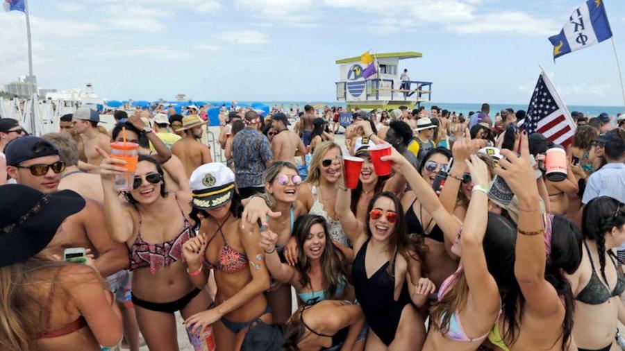 Miami bajo toque de queda por balaceras