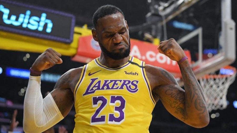 Hay LeBron James por dos años más en los Lakers