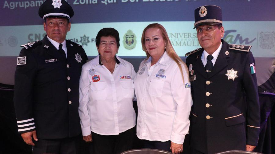 Felicita Alcaldesa a Gendarmería Nacional por su 3 aniversario