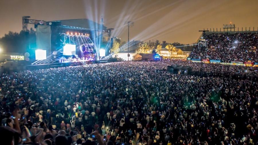 Disfrutan del inicio del Vive Latino en Foro Sol