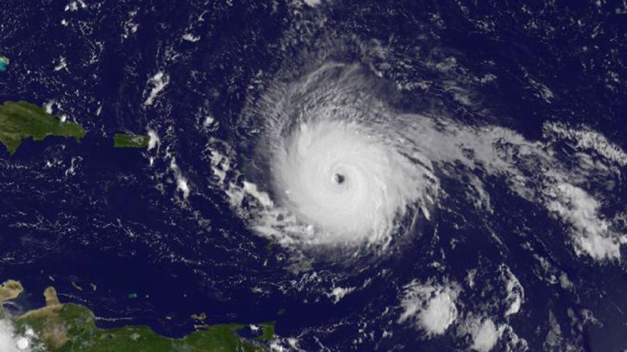Huracán Irma llega a la isla caribeña de Barbuda