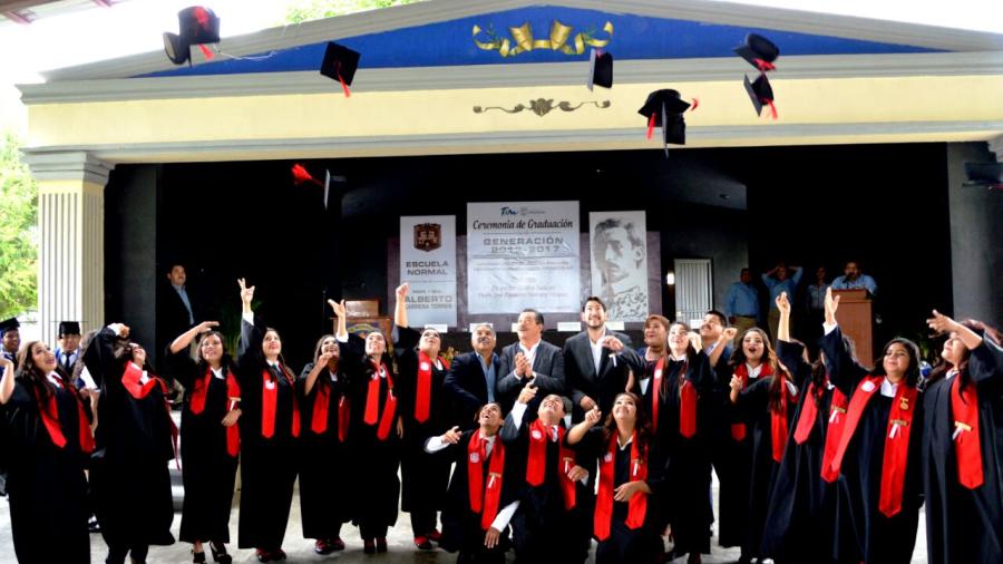 Apadrinó Héctor Escobar Salazar Generación de escuela Normal