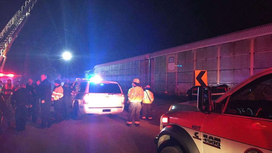 Al menos 2 muertos tras choque de trenes