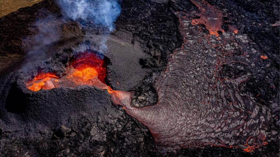 Islandia sigue en alerta por alta posibilidad de erupción volcánica