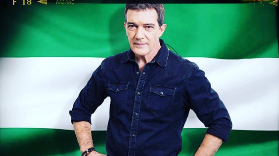 Antonio Banderas deja de fumar tras sufrir infarto