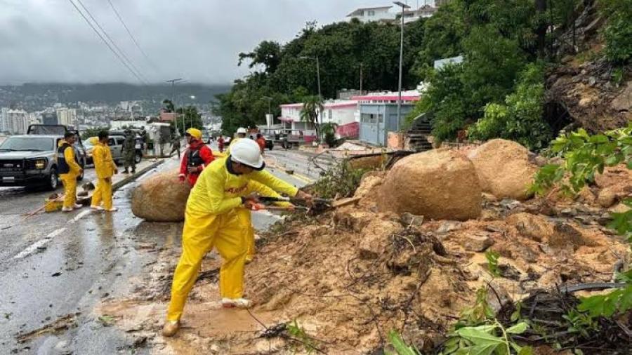 Huracán John deja 700 casas en riesgo por deslaves en Oaxaca