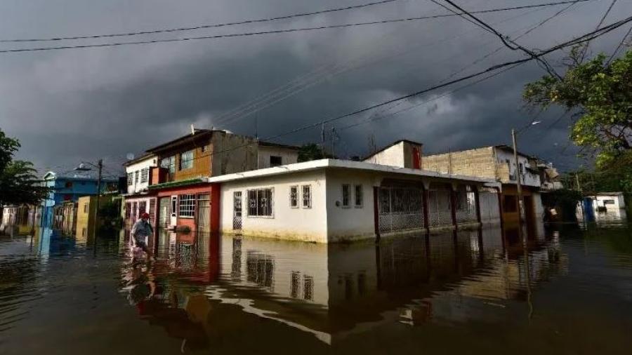Amlo visita a damnificados en Tabasco 