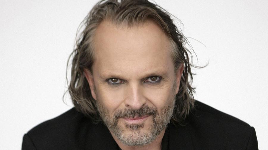  Miguel Bosé develará placa de “El Hombre de la Mancha”