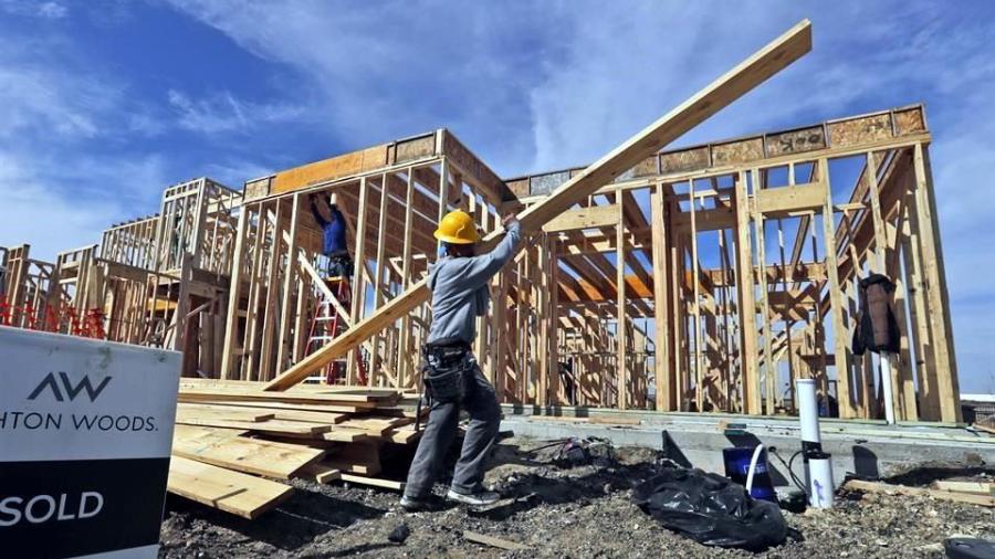 Producción de constructoras sufre caída histórica del 32% en el mes de abril: Inegi