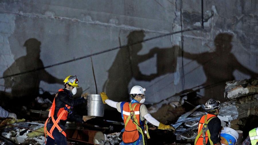 Labores de rescate en CDMX seguir&aacute;n hasta el jueves