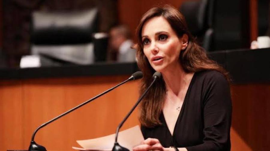 Lily Téllez presenta iniciativa en Senado para juicio político contra AMLO