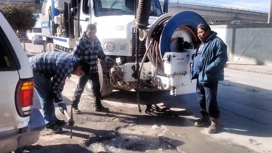 Comapa trabaja con equipo vactor