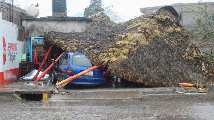 Deja "Roslyn" afectaciones en al menos cinco municipios por su paso por Nayarit 