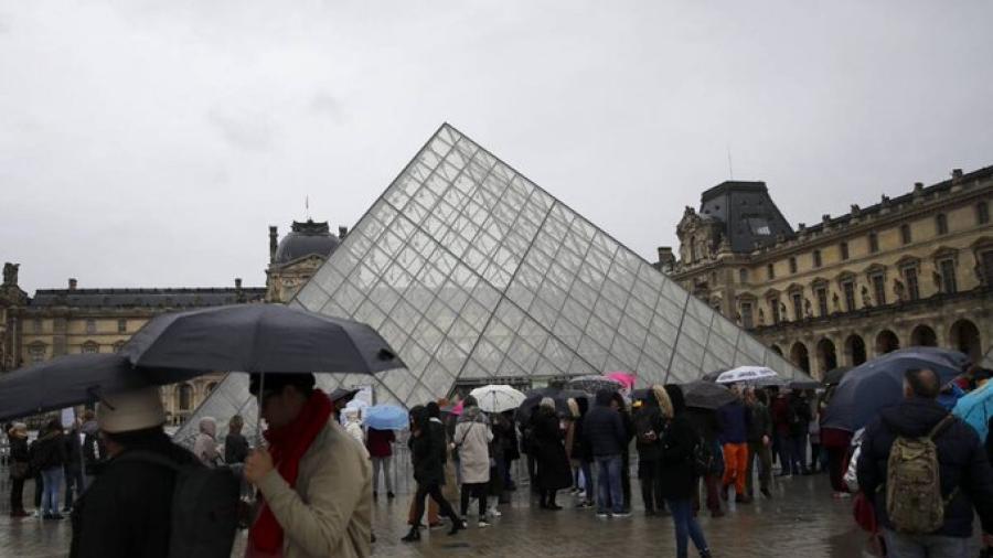 Museo del Louvre reabre sus puertas con medidas de protección ante el COVID-19