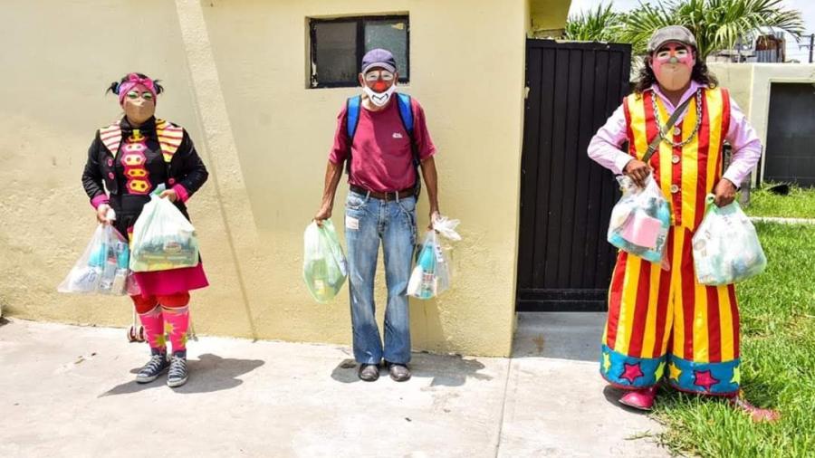 Voluntariado Juvenil del sistema DIF Reynosa atiende petición del gremio de payasos