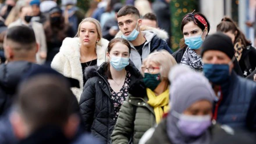 Francia y RU rompen récord de contagios por COVID en un día 