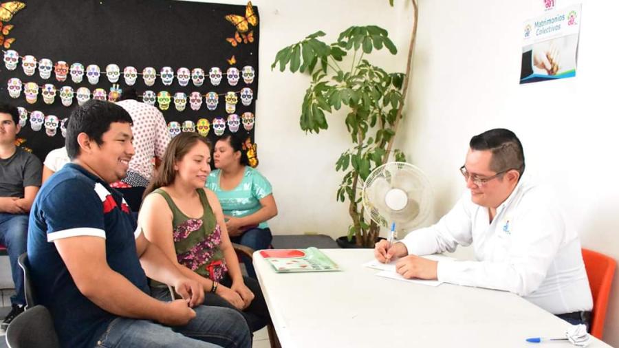 Aprovechan parejas, matrimonios gratuitos