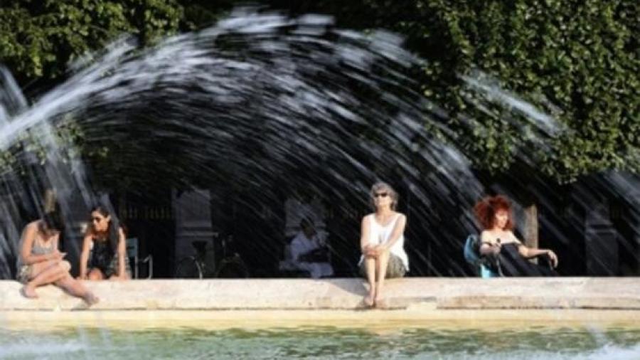 Inaugurará París lugar exclusivo para nudistas 