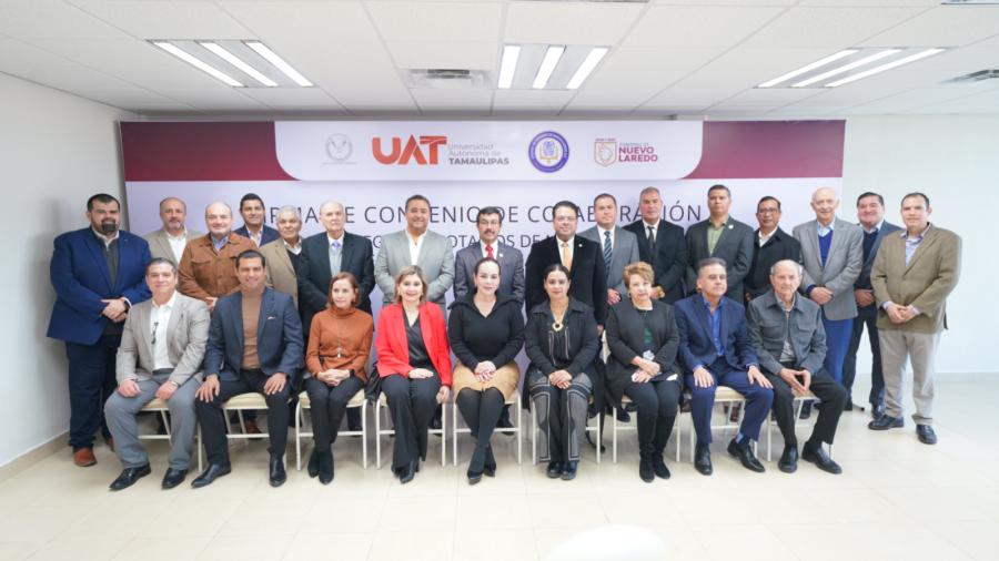 Colegio de notarios de Nuevo Laredo y la UAT firman convenio de colaboración