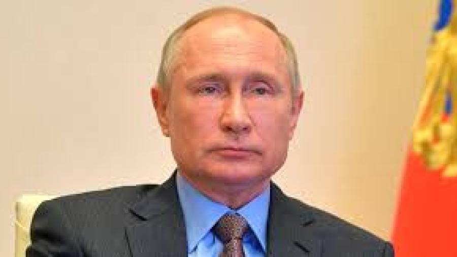 Rusia planea vacunación masiva contra COVID-19 a finales de año 