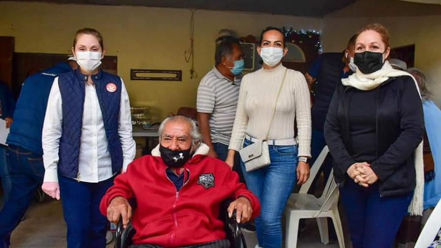 DIF Reynosa entregó apoyos funcionales y despensas a los Abuelitos de la Colonia Jacinto López 2