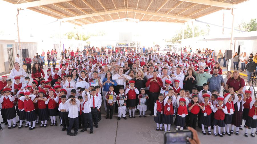 Expresan padres de familia agradecimientos por apoyos del Gobierno Municipal para ciclo escolar 2024-2025