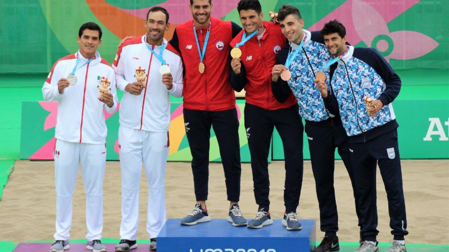 Plata para México en voleibol de playa varonil