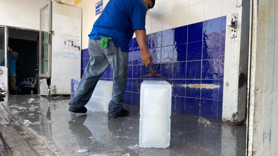 Reportan desabasto del 13% en hielo y agua en Reynosa