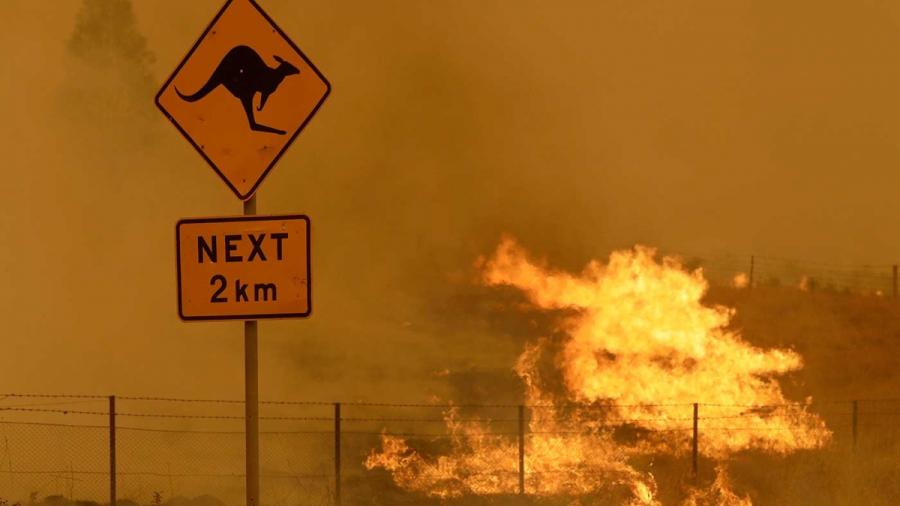 Incendios afectan la capital de Australia