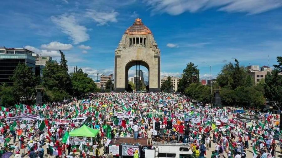 Se registra mega marcha de FRENAAA en la CDMX