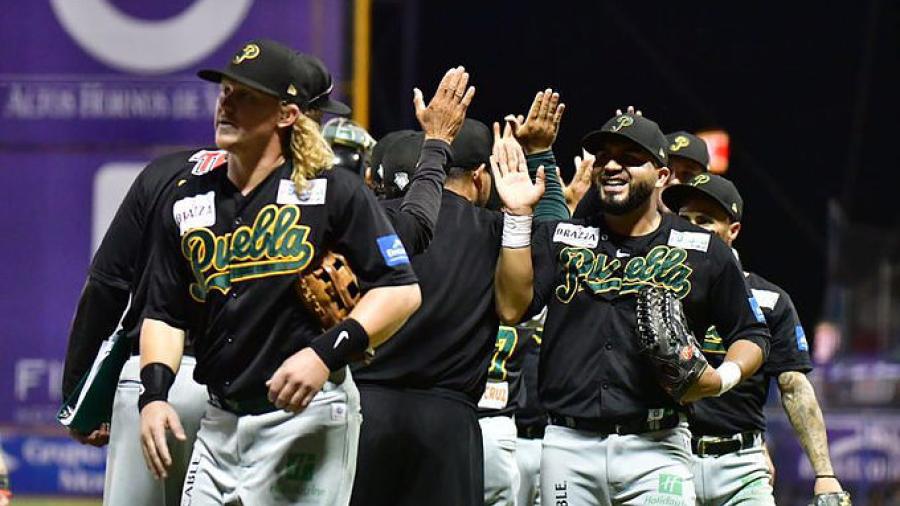 Pericos se impone 7-2 a Acereros y se lleva la serie del estadio Monclova