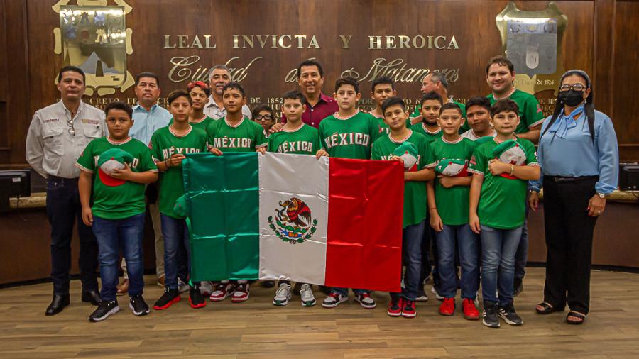 Abandera Alcalde Mario López a Selección Mexicana de Beisbol  Infantil; rumbo a Williamsport, Pennsylvania