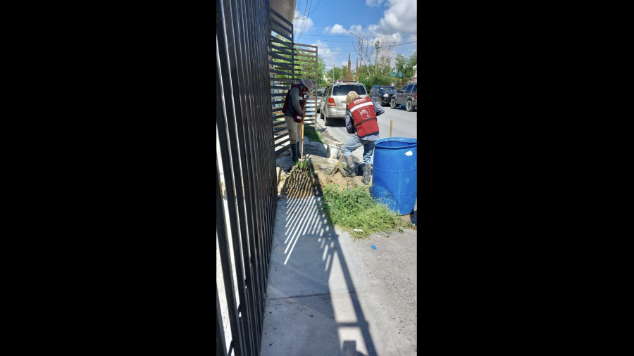 Repara COMAPA Reynosa fuga de agua potable en Villa Florida
