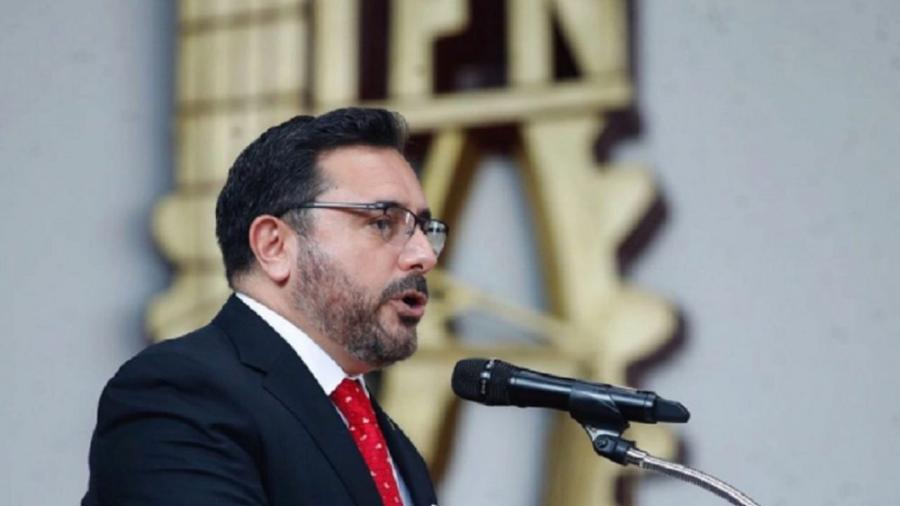 Ratifica AMLO a Arturo Reyes como director del IPN