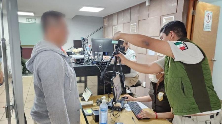 Entregan a 27 migrantes rescatados en SLP a INM   