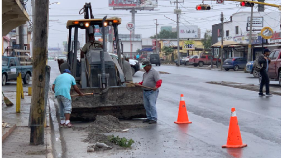Retira Municipio basura acumulada en calles de Reynosa 