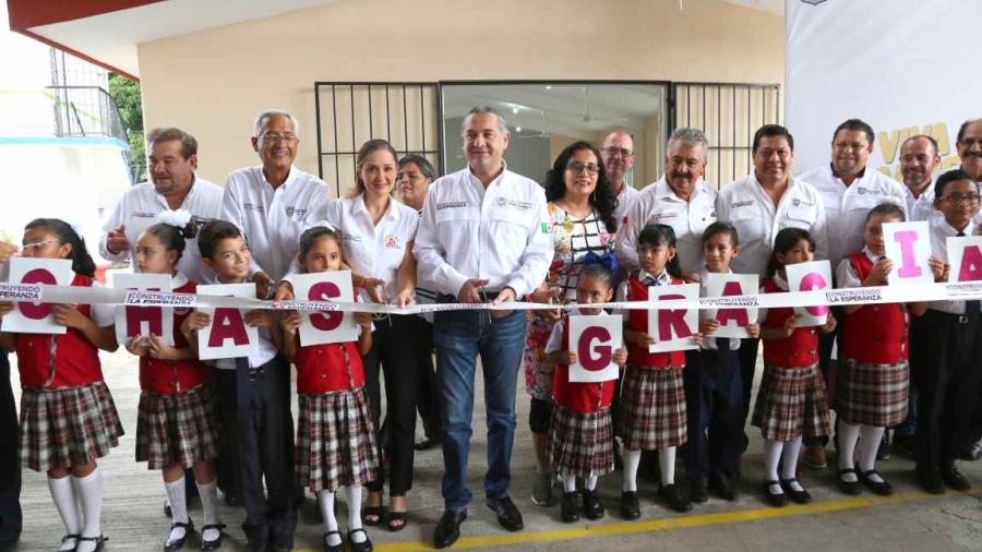 Adrián Oseguera Promueve la salud alimentaria con comedores escolares