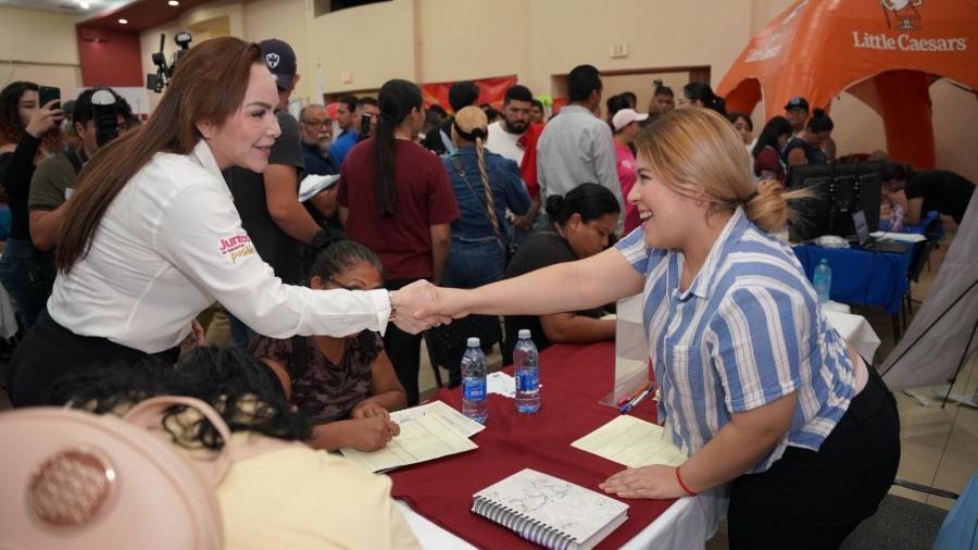 Acuden más de 2 mil ciudadanos a Feria del Empleo del Gobierno de Nuevo Laredo