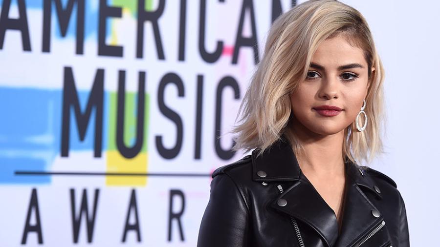 Selena Gomez con radical cambio de look