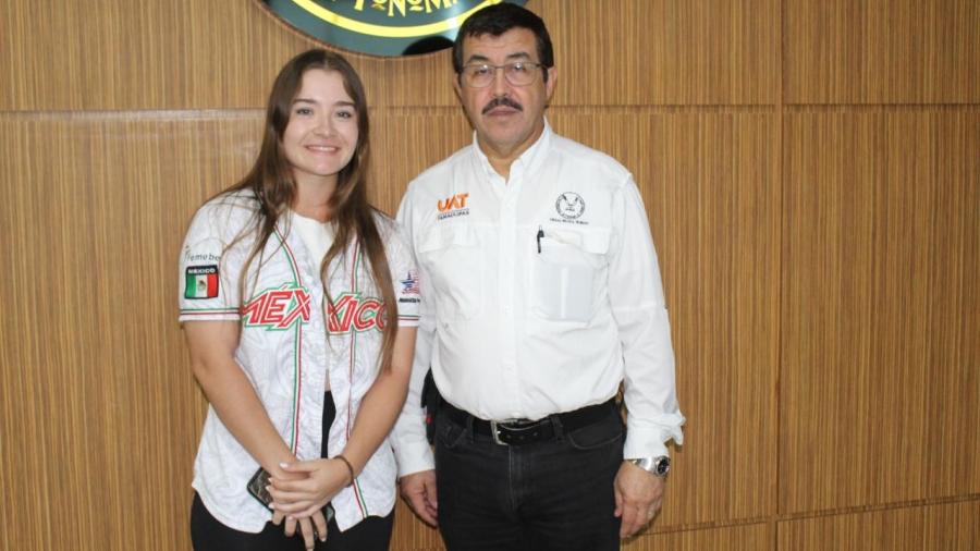 Felicita rector a Edith de Leija por sus éxitos en el béisbol internacional