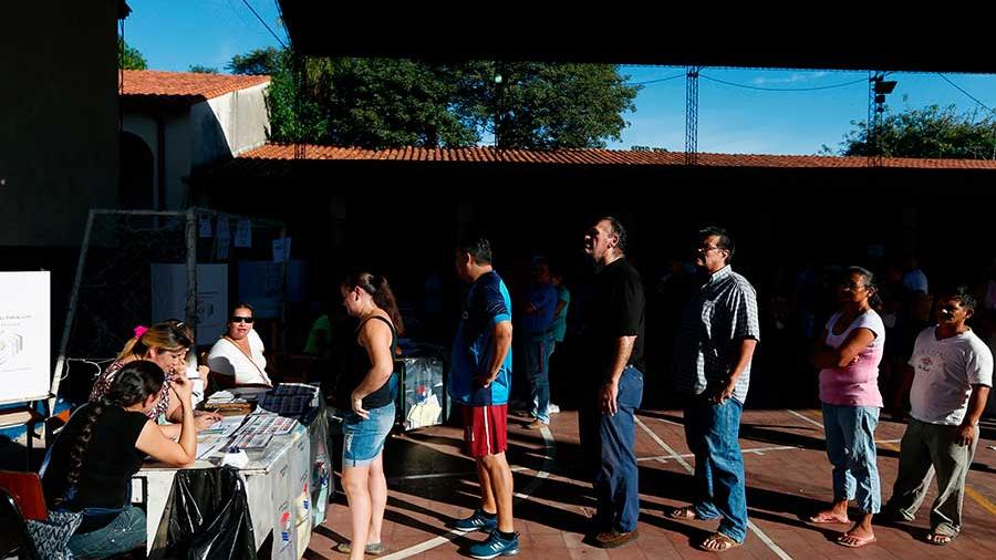 Votan Paraguayos por presidente