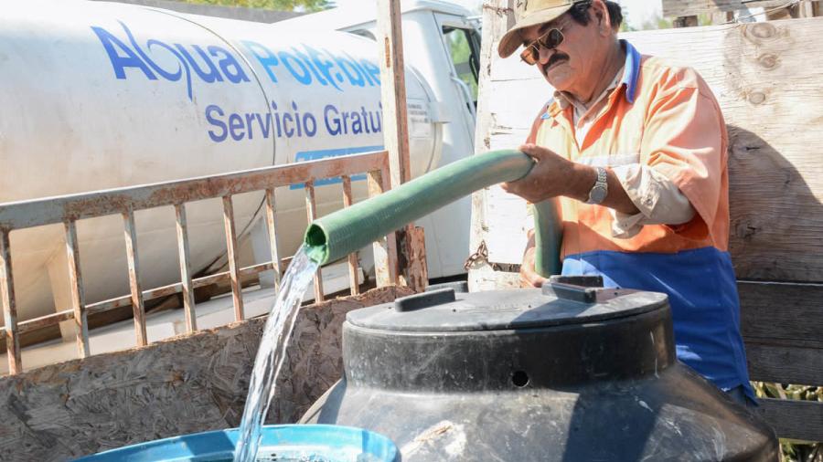 Distribuyen pipas agua potable en 30 colonias en Nuevo Laredo