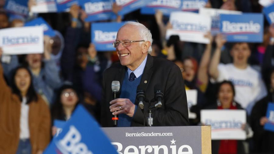 Sanders permanece en la contienda y asistirá al debate demócrata este domingo