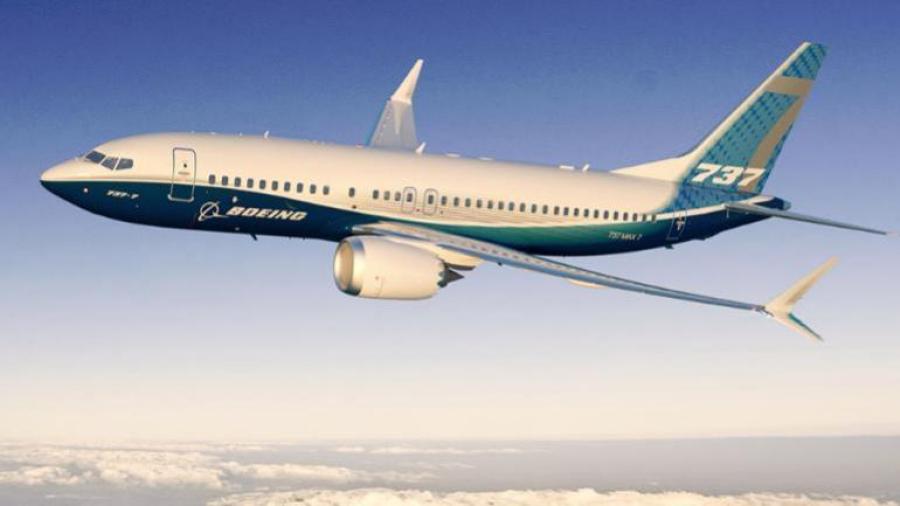 Boeing emite alerta por fisuras en sus aviones