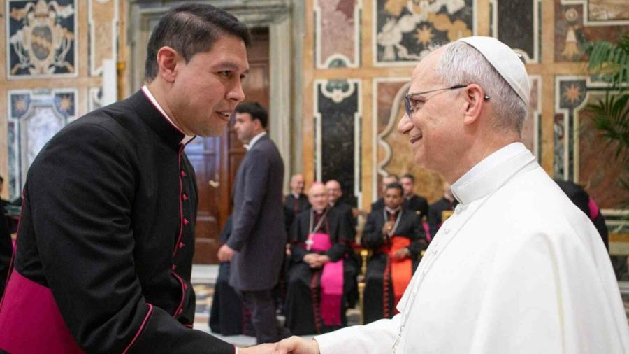 Papa León XIV designa al mexicano José Nahum como coordinador de sus viajes
