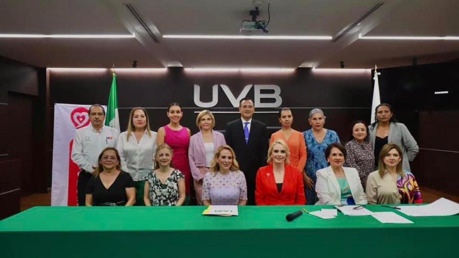 Instituto de las Mujeres instala “Punto Rosa” en la Universidad del Valle de Bravo en Tampico